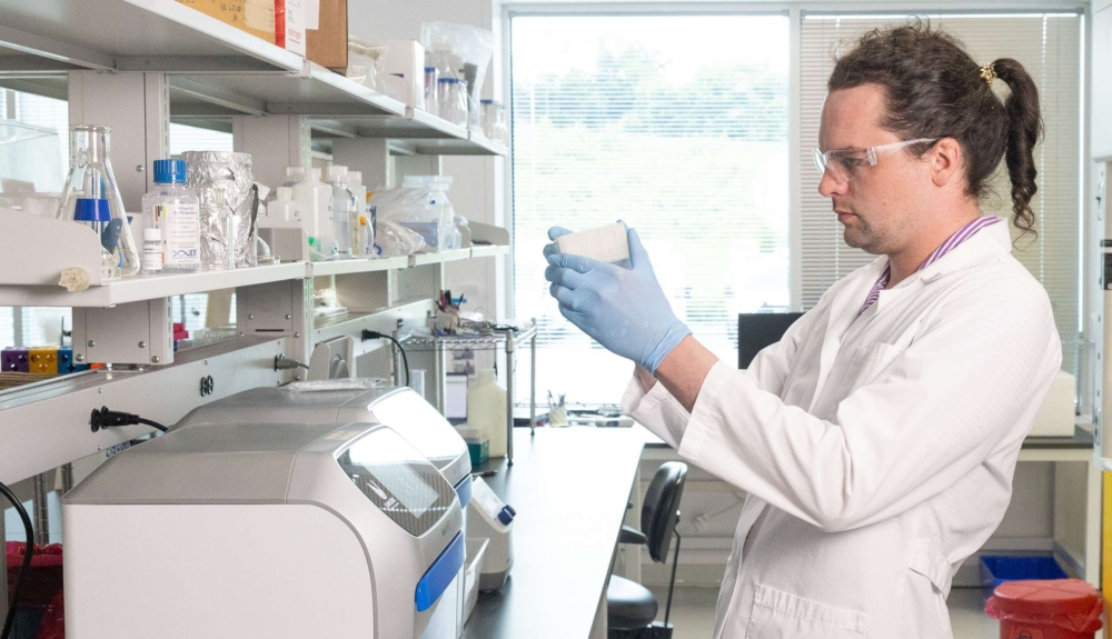 technician running test